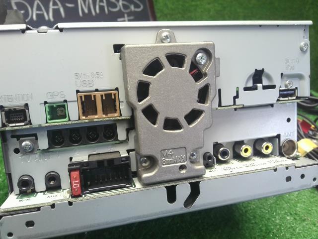 【中古】ソリオ DAA-MA36S カーナビゲーション AVIC-RW901ZS 自社品番250578 ZVR