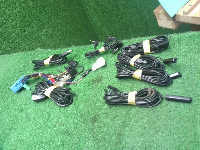 【中古】ソリオ DAA-MA36S カーナビゲーション AVIC-RW901ZS 自社品番250578 ZVR