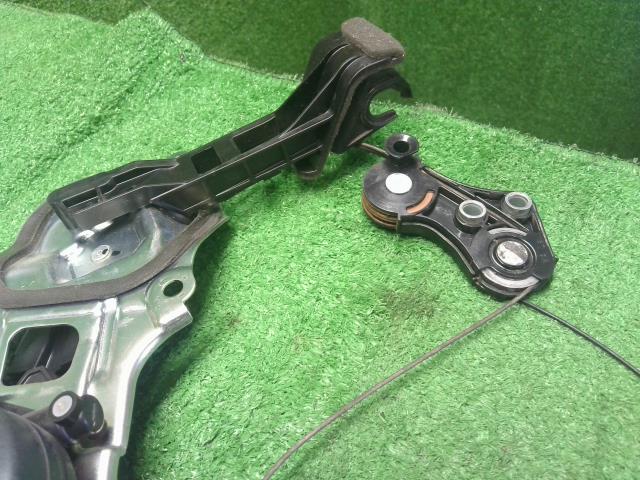 【中古】ソリオ DAA-MA36S 左パワースライドドアモーター  自社品番250578 ZVR