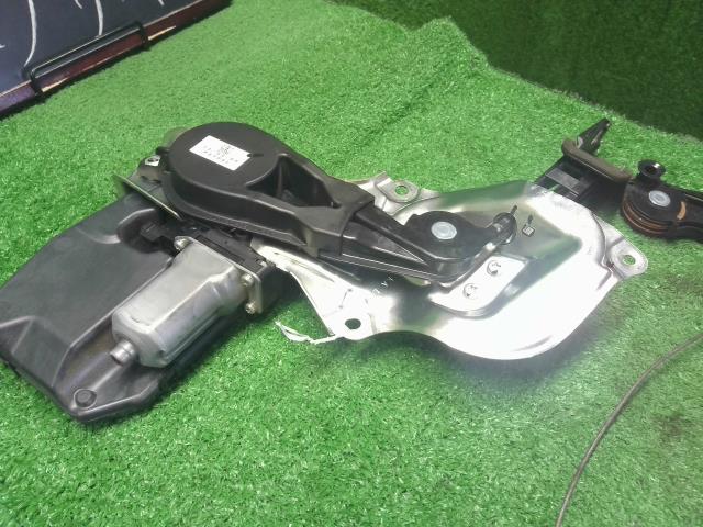 【中古】ソリオ DAA-MA36S 左パワースライドドアモーター  自社品番250578 ZVR