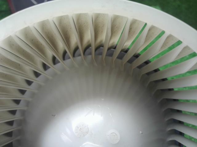 【中古】ソリオ DAA-MA36S ヒーターブロアモーター  自社品番250578 ZVR