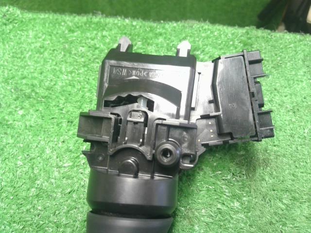 【中古】ソリオ DAA-MA36S ワイパー スイッチ  自社品番250578 ZVR