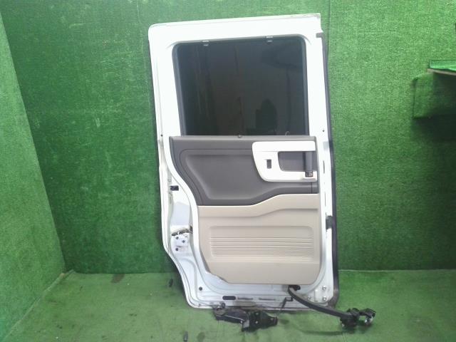 【中古】Ｎ－ＢＯＸ DBA-JF3 左　リア　ドア　 自社品番250579 NH875P