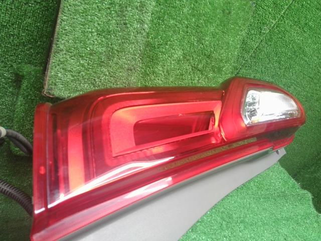 【中古】Ｎ－ＢＯＸ DBA-JF3 左　テール　ランプ 　ブレーキランプ　 自社品番250579 NH875P