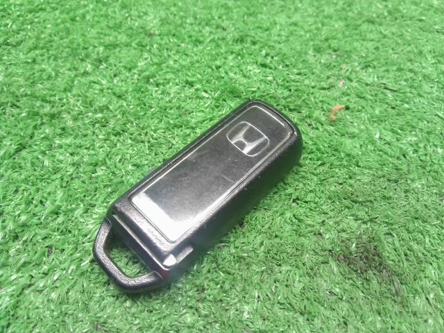 【中古】Ｎ－ＢＯＸ DBA-JF3 キーレス　リモコン  自社品番250579 NH875P