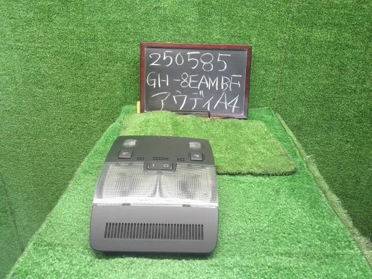 【中古】アウディ A4 GH-8EAMBF ルームランプ 8E0947135D 自社品番250585