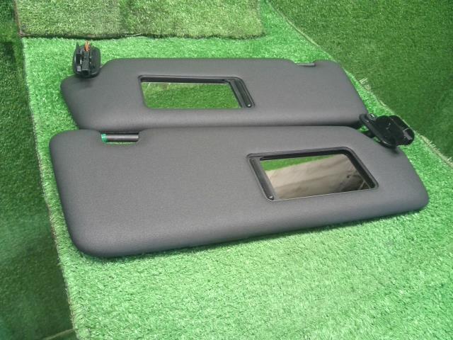 【中古】アウディ A4 GH-8EAMBF サンバイザー 8E0857551B 自社品番250585