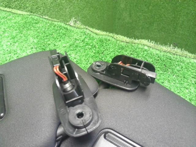 【中古】アウディ A4 GH-8EAMBF サンバイザー 8E0857551B 自社品番250585