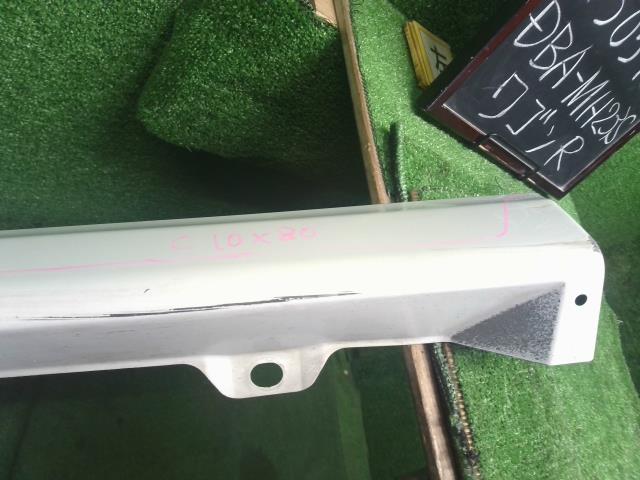 【中古】ワゴンＲ DBA-MH23S 左サイドステップ スポイラー 77240-70K00-Z7T 自社品番250590 Z7T