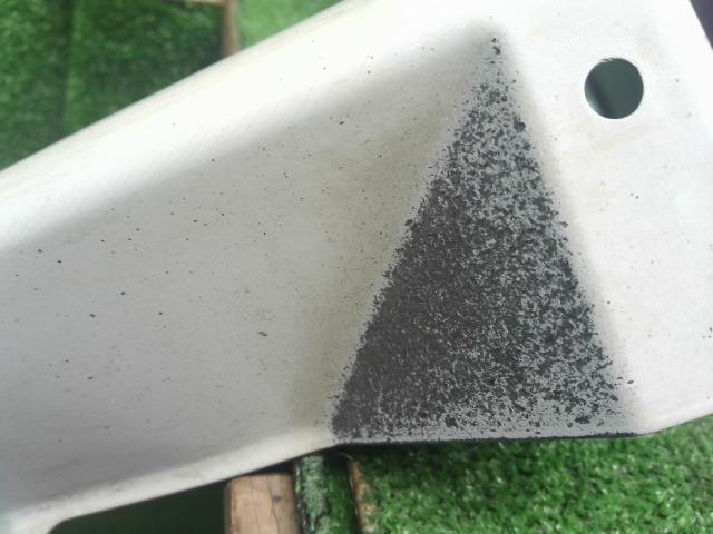 【中古】ワゴンＲ DBA-MH23S 左サイドステップ スポイラー 77240-70K00-Z7T 自社品番250590 Z7T