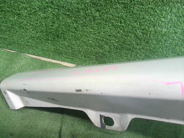 【中古】ワゴンＲ DBA-MH23S 左サイドステップ スポイラー 77240-70K00-Z7T 自社品番250590 Z7T
