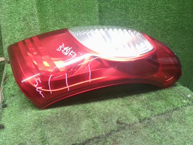 【中古】アルト DBA-HA25S 右テールランプ ブレーキランプ　35650-64L00 自社品番250592 Z2S