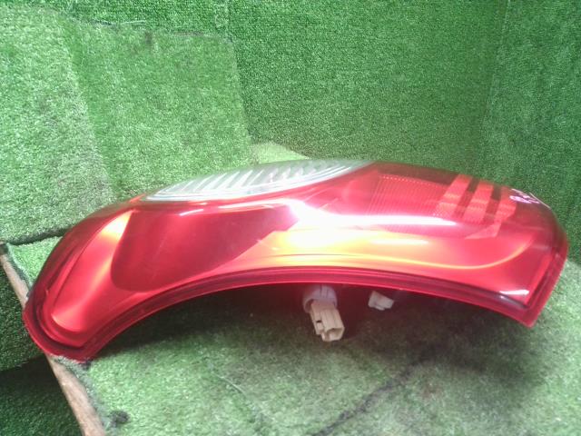 【中古】アルト DBA-HA25S 左テールランプ ブレーキランプ　35670-64L00 自社品番250592 Z2S