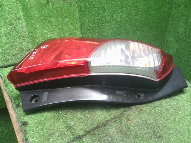 【中古】アルト DBA-HA25S 左テールランプ ブレーキランプ　35670-64L00 自社品番250592 Z2S