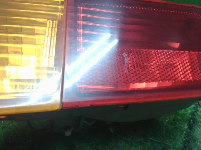 【中古】ハイゼット EBD-S211P 右テールランプ　ブレーキ　ランプ　 81550-B5050 自社品番250593 W20