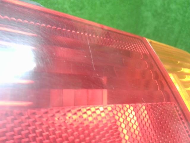 【中古】ハイゼット EBD-S211P 左　テールランプ 　ブレーキ　ランプ　81560-B5050 自社品番250593 W20