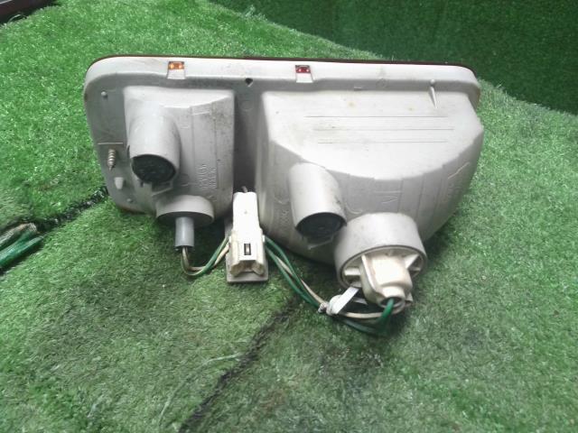 【中古】ハイゼット EBD-S211P 左　テールランプ 　ブレーキ　ランプ　81560-B5050 自社品番250593 W20