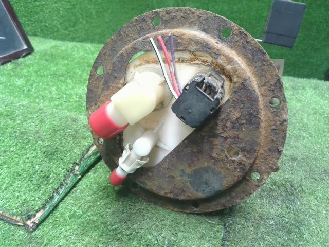 【中古】ハイゼット EBD-S211P 燃料ポンプ　フューエルポンプ 23210-B5030 自社品番250593 W20