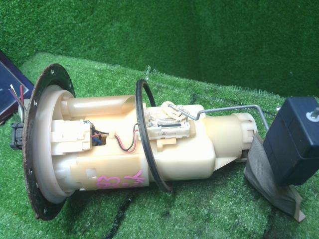 【中古】ハイゼット EBD-S211P 燃料ポンプ　フューエルポンプ 23210-B5030 自社品番250593 W20