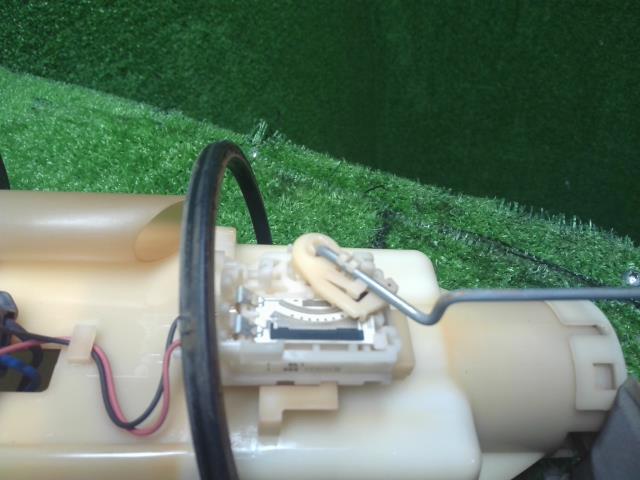 【中古】ハイゼット EBD-S211P 燃料ポンプ　フューエルポンプ 23210-B5030 自社品番250593 W20