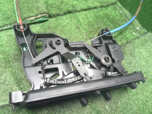 【中古】ハイゼット EBD-S211P エアコンスイッチ　Ａ／Ｃスイッチ　パネル 55910-B5040 自社品番250593 W20