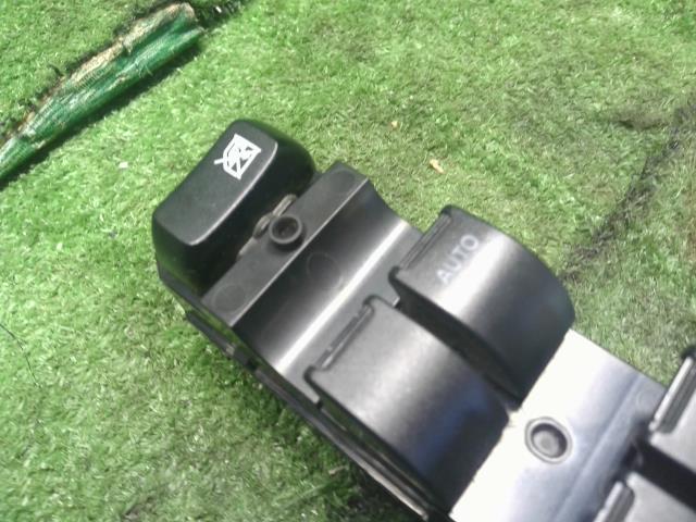 【中古】アルト DBA-HA24S パワーウインドウスイッチ 37990-72J20 自社品番250597 ZKS