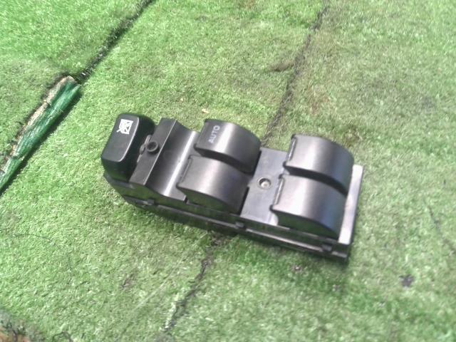 【中古】アルト DBA-HA24S パワーウインドウスイッチ 37990-72J20 自社品番250597 ZKS