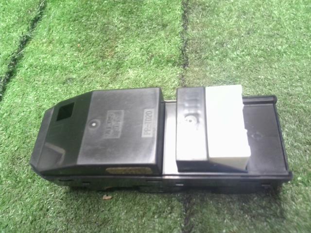 【中古】アルト DBA-HA24S パワーウインドウスイッチ 37990-72J20 自社品番250597 ZKS