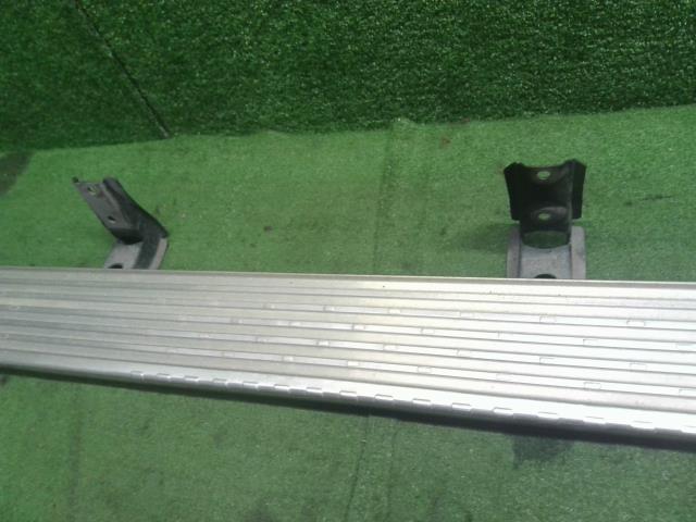 【中古】ランドクルーザープラド Q-LJ78G 右サイドステップ  自社品番250598 183