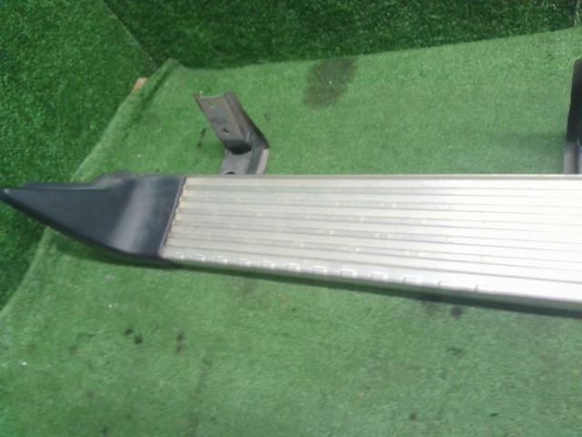 【中古】ランドクルーザープラド Q-LJ78G 右サイドステップ  自社品番250598 183