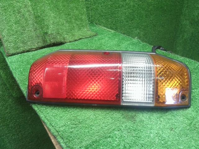 【中古】ランドクルーザープラド Q-LJ78G 右テールランプ 81550-60390 自社品番250598 183