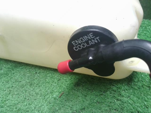 【中古】ランドクルーザープラド Q-LJ78G ラジエータリザーブタンク 16470-54220 自社品番250598 183