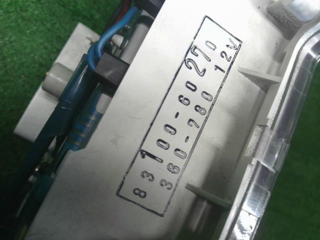 【中古】ランドクルーザープラド Q-LJ78G スピードメーター  自社品番250598 183
