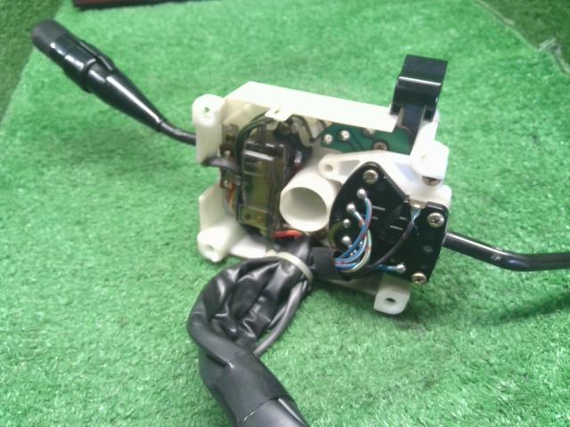 【中古】ランドクルーザープラド Q-LJ78G ディマースイッチ コンビネーションスイッチ　ウインカー　ワイパー　レバー　84310-60830 自社品番250598 183