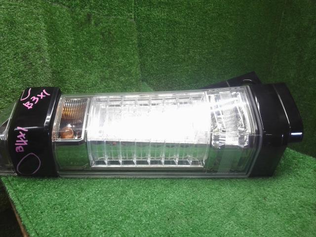 【中古】Ｎ－ＢＯＸ DBA-JF1 左テールランプ 33551-TY0-J71 自社品番250599 NH624P