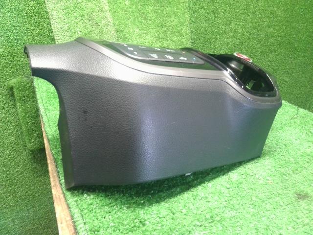 【中古】Ｎ－ＢＯＸ DBA-JF1 エアコン AC スイッチパネル 79601-TY0-N61ZA 自社品番250599 NH624P