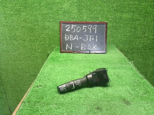 【中古】Ｎ－ＢＯＸ DBA-JF1 ワイパースイッチ 35256-T0A-J11 自社品番250599 NH624P