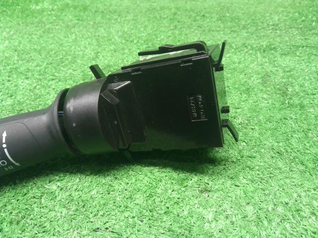 【中古】Ｎ－ＢＯＸ DBA-JF1 ワイパースイッチ 35256-T0A-J11 自社品番250599 NH624P