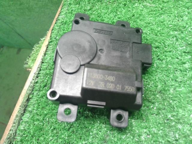 【中古】Ｎ－ＢＯＸ DBA-JF1 エアコン サーボモーター 79350-TY0-941 自社品番250599 NH624P