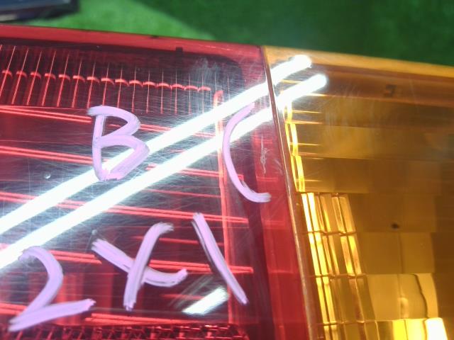 【中古】ハイゼット EBD-S510P 左　テールランプ ブレーキランプ　81561-B5060 自社品番250602 W19
