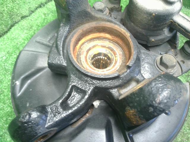 【中古】ハイゼット EBD-S510P 右Ｆ フロント　ナックル　ハブ　43211-B5070 自社品番250602 W19