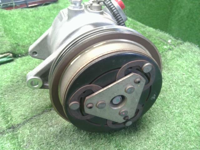 【中古】ハイゼット EBD-S510P　エアコンコンプレッサー　Ａ／Ｃコンプレッサー 88320-B5050 自社品番250602 W19