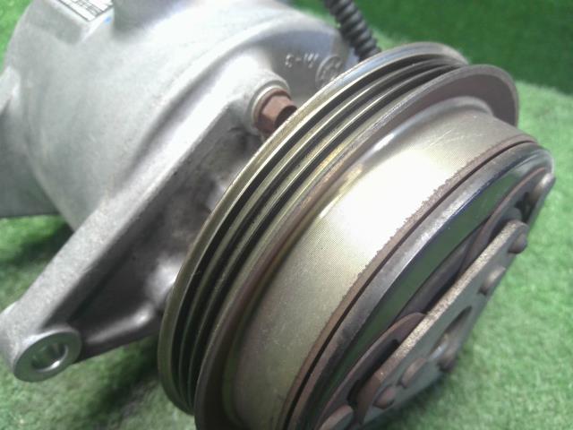 【中古】ハイゼット EBD-S510P　エアコンコンプレッサー　Ａ／Ｃコンプレッサー 88320-B5050 自社品番250602 W19