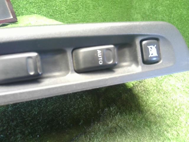 【中古】ハイゼット EBD-S510P パワーウインドウ PWスイッチ 84820-B5070 自社品番250602 W19