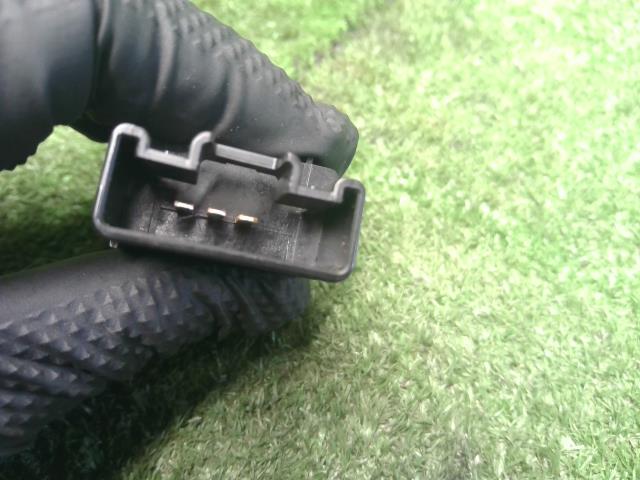 【中古】ハイゼット EBD-S510P ４ＷＤ　切替スイッチ　スイッチ 84720-B5020 自社品番250602 W19