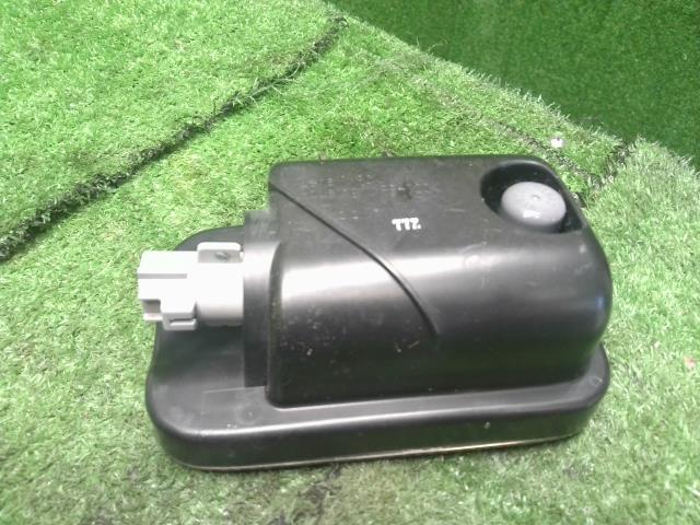 【中古】ハイゼット EBD-S510P 作業灯　荷台　ランプ　 84260-B5030 自社品番250602 W19