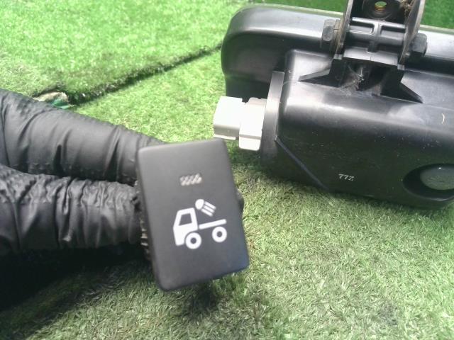 【中古】ハイゼット EBD-S510P 作業灯　荷台　ランプ　 84260-B5030 自社品番250602 W19