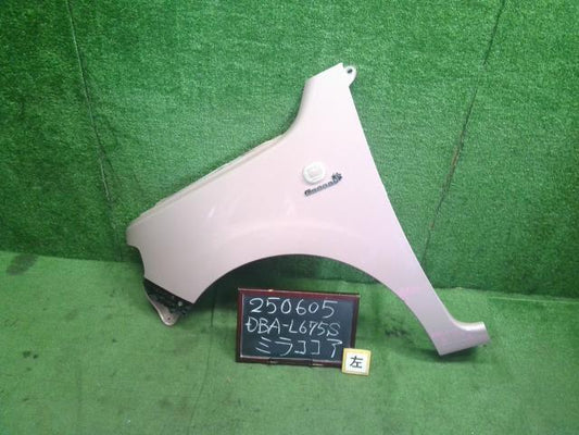 【中古】ミラココア DBA-L675S 左 フロント フェンダー 53812-B2531 自社品番250605 R65