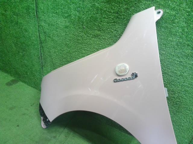 【中古】ミラココア DBA-L675S 左 フロント フェンダー 53812-B2531 自社品番250605 R65