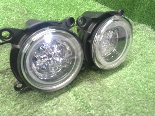【中古】ミラココア DBA-L675S 左右 フォグランプ セット 8121A-B2010 自社品番250605 R65